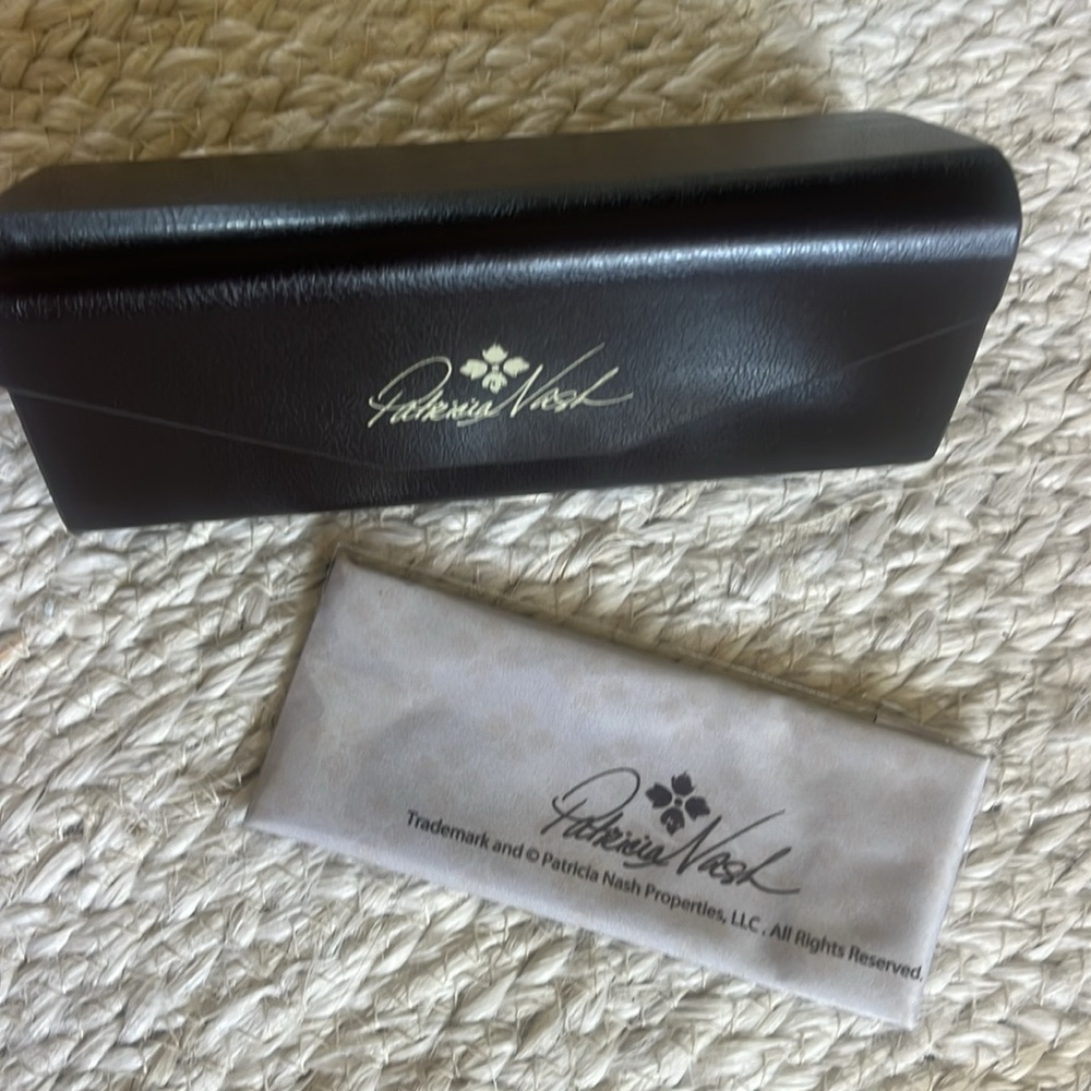 New Patricia Nash brown leather trifold hard sunglasses case with cleaning cloth